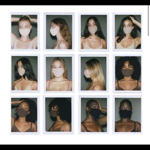 ❌SKIMS KIM KARDASHIAN facemask